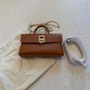 Cafuné Tan Leather Crossbody Bag